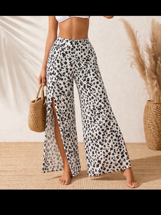 Kendall & Kylie Pants - NWOT Kendall + Kylie flowy wide leg pants in a black & white floral print 🖤🤍